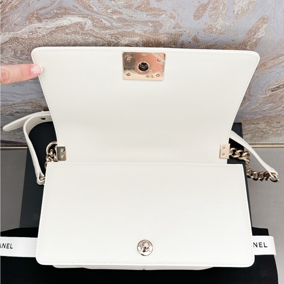 Chanel Caviar Quilted Medium Boy Leather Chain Flap Bag - Picture 9 of 16